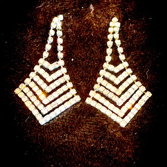 Dangly sparkly earrings! Crystals - Picture 1 of 2